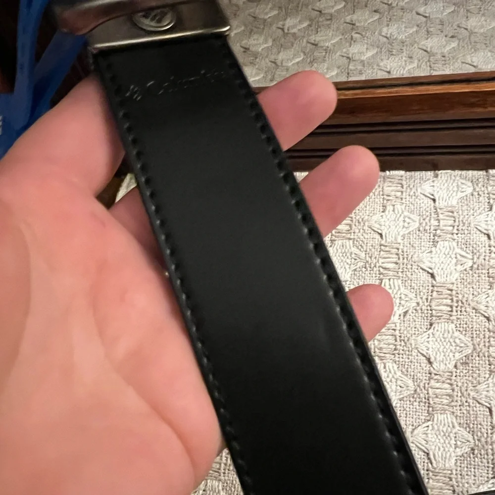 COLUMBIA Classic Reversible Leather Belt Black Dark Grey Gunmetal Hardware 42-44